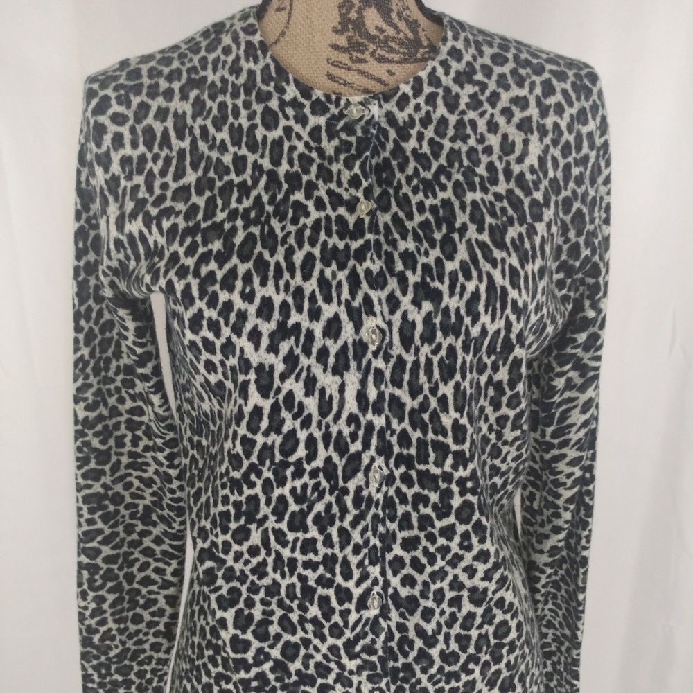 Carolyn Taylor Animal Print Cardigan Sz Small